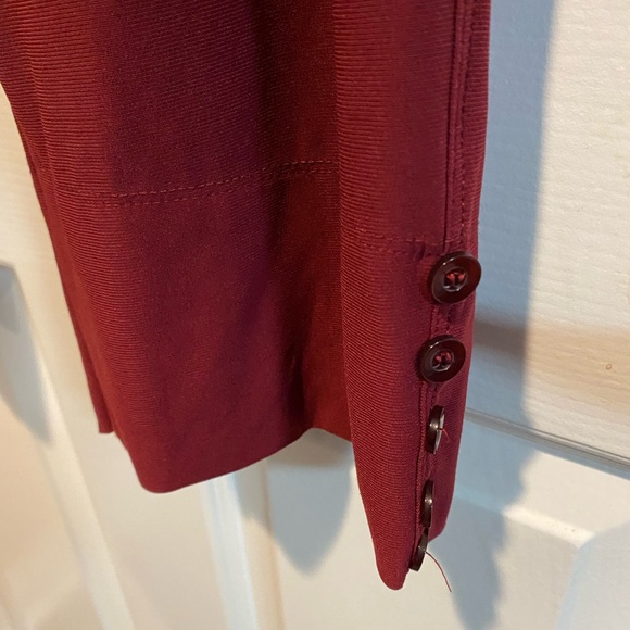 Deep Red Capri Leggings - Picture 2 of 4